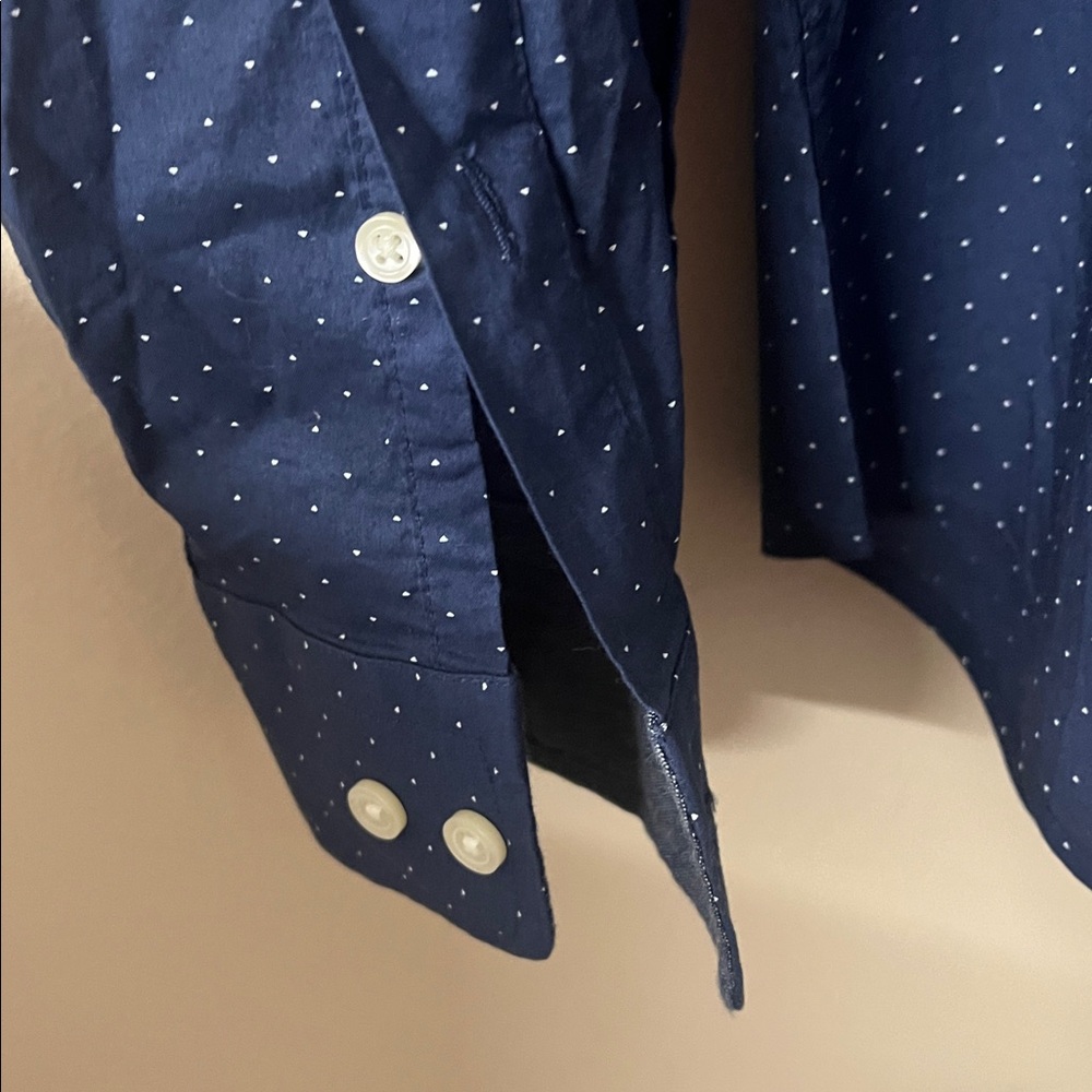 Banana Republic Navy Polkadot untucked shirt with a single pocket. Mens. - Picture 3 of 11